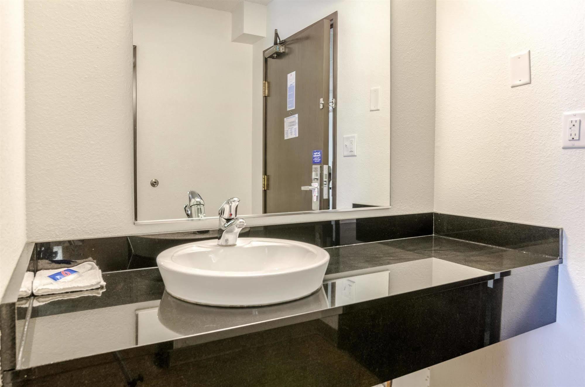Motel 6-York, Ne Zewnętrze zdjęcie